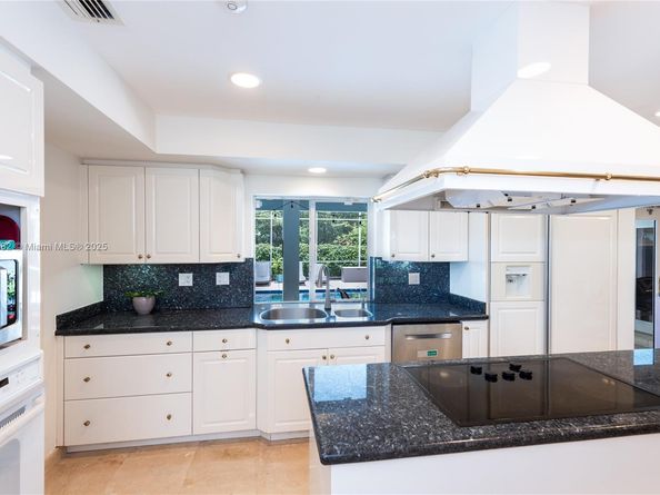 13020 SW 70th Ave, Pinecrest FL 33156