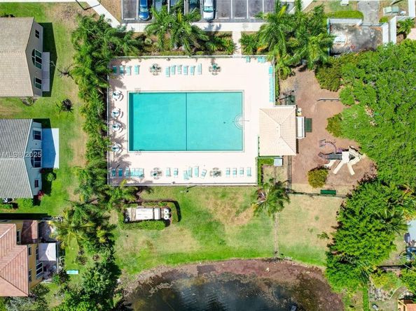 16249 NW 24th St, Pembroke Pines FL 33028