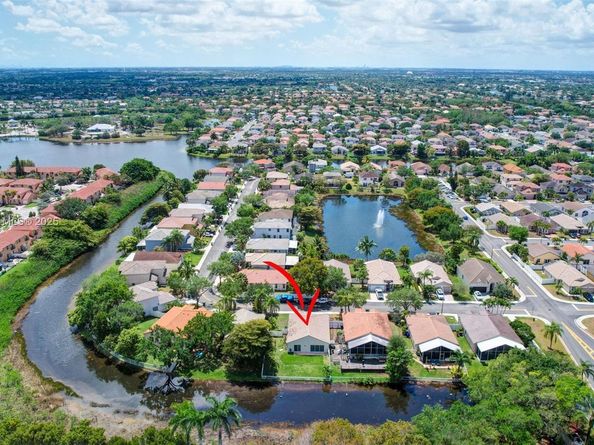 16249 NW 24th St, Pembroke Pines FL 33028