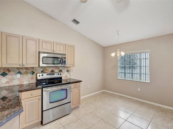 16249 NW 24th St, Pembroke Pines FL 33028