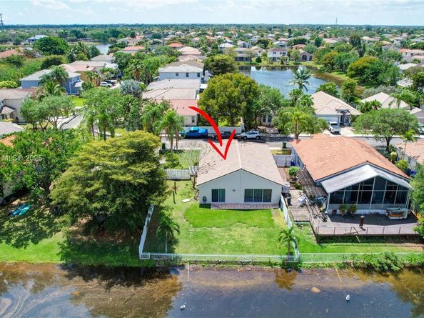 16249 NW 24th St, Pembroke Pines FL 33028