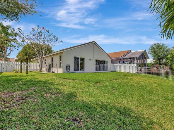 16249 NW 24th St, Pembroke Pines FL 33028