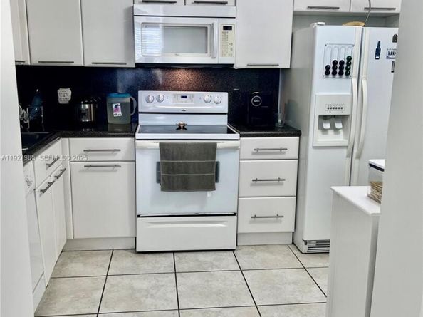 2016 Bay Dr 203, Miami Beach FL 33141