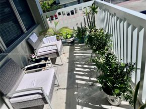 2016 Bay Dr 203, Miami Beach FL 33141