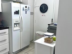 2016 Bay Dr 203, Miami Beach FL 33141