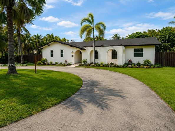 8601 SW 174th St, Palmetto Bay FL 33157