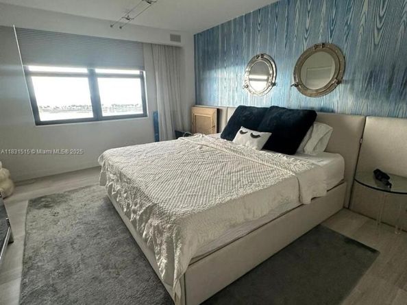2333 Brickell Ave 901, Miami FL 33129
