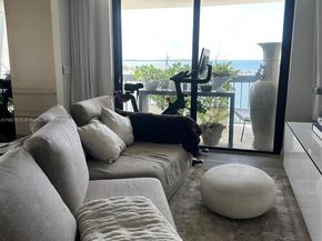 2333 Brickell Ave 901, Miami FL 33129