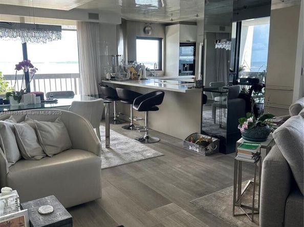 2333 Brickell Ave 901, Miami FL 33129