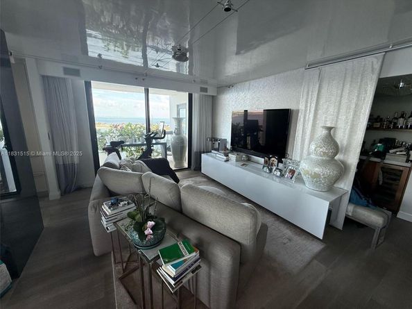 2333 Brickell Ave 901, Miami FL 33129