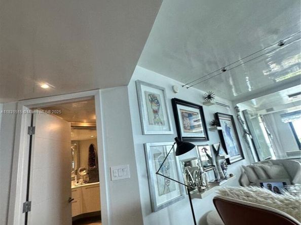 2333 Brickell Ave 901, Miami FL 33129