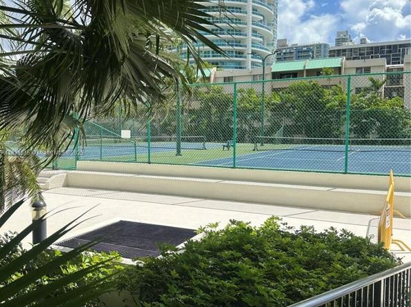 2333 Brickell Ave 901, Miami FL 33129