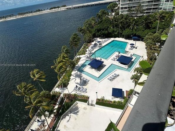2333 Brickell Ave 901, Miami FL 33129