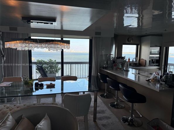2333 Brickell Ave 901, Miami FL 33129