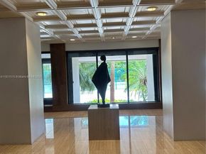 2333 Brickell Ave 901, Miami FL 33129