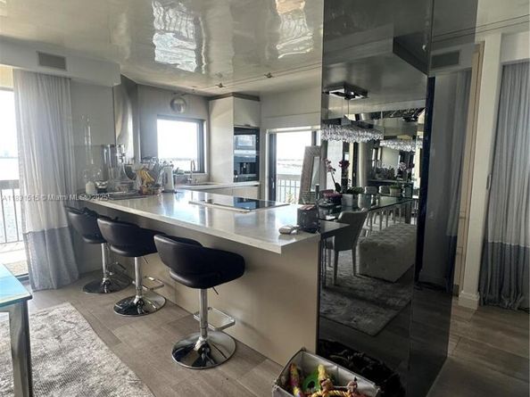 2333 Brickell Ave 901, Miami FL 33129