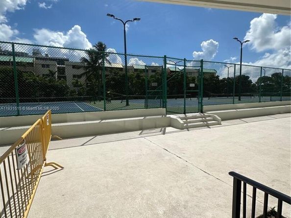 2333 Brickell Ave 901, Miami FL 33129