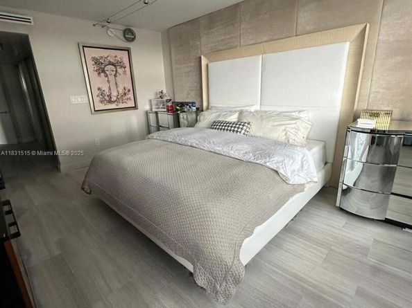 2333 Brickell Ave 901, Miami FL 33129