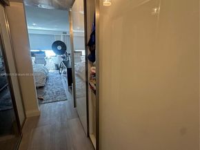 2333 Brickell Ave 901, Miami FL 33129