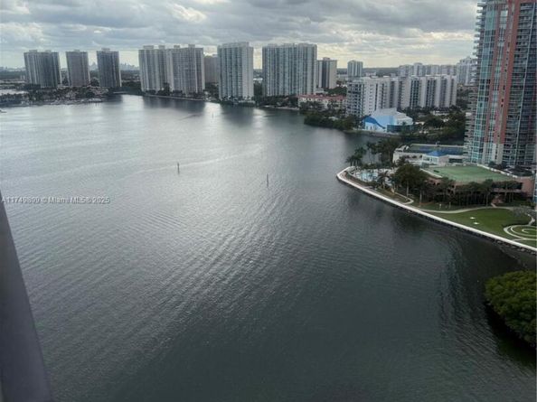 3530 Mystic Pointe Dr 2303, Aventura FL 33180