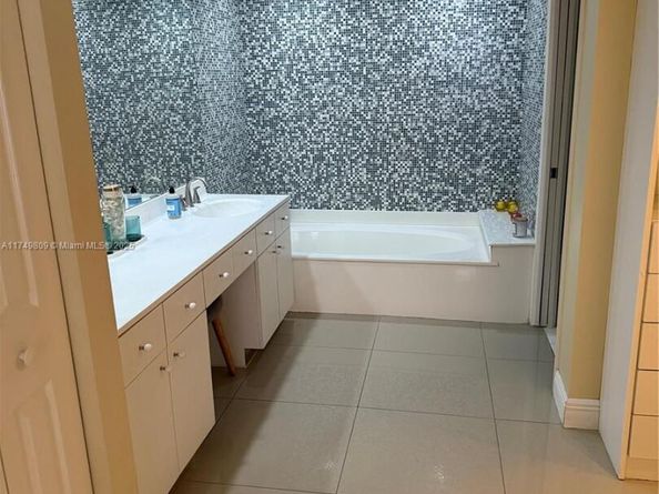 3530 Mystic Pointe Dr 2303, Aventura FL 33180