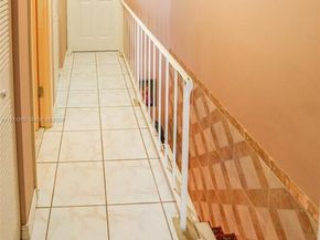 1159 W 40th St 16, Hialeah FL 33012