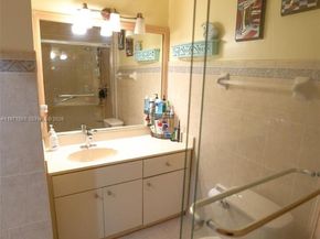 1159 W 40th St 16, Hialeah FL 33012