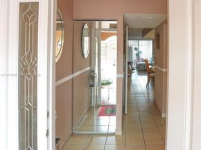 1159 W 40th St 16, Hialeah FL 33012