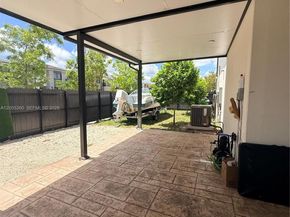 102 NW 10th Pl, Florida City FL 33034