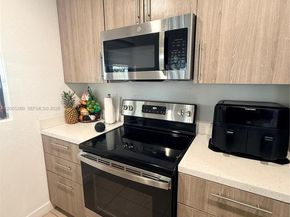 102 NW 10th Pl, Florida City FL 33034