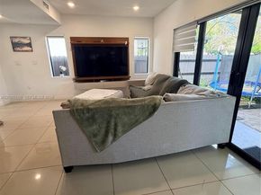 102 NW 10th Pl, Florida City FL 33034