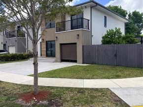 102 NW 10th Pl, Florida City FL 33034