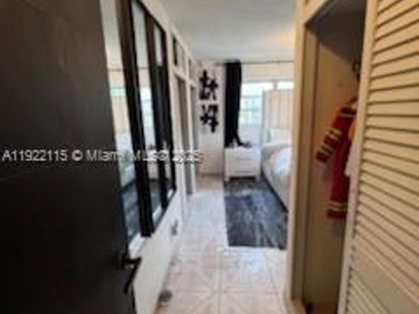 5890 NW 15th St, Sunrise FL 33313