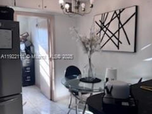 5890 NW 15th St, Sunrise FL 33313