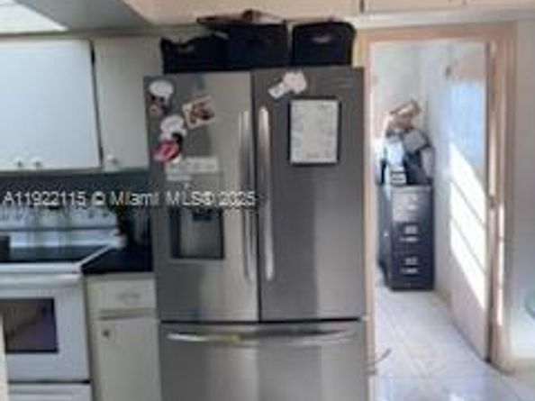 5890 NW 15th St, Sunrise FL 33313