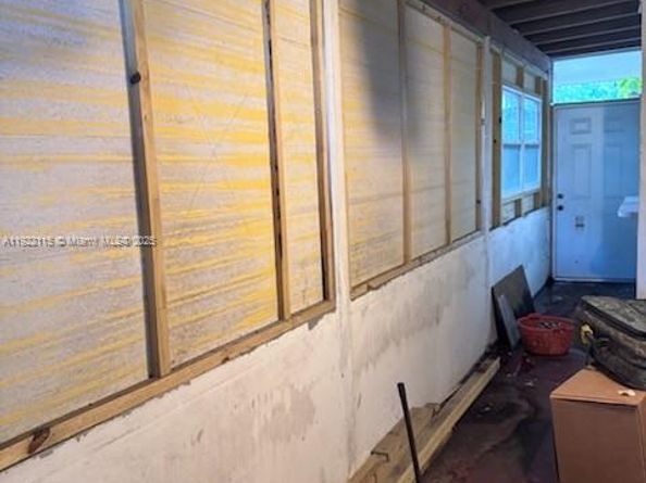 5890 NW 15th St, Sunrise FL 33313