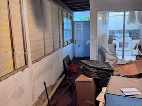 5890 NW 15th St, Sunrise FL 33313