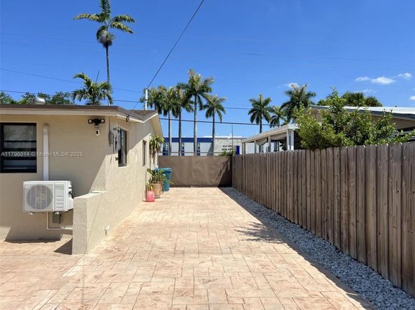 8818 SW 16th Street, Miami FL 33165