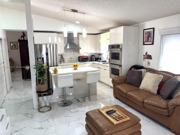 11266 SW 33rd St, Miami FL 33165