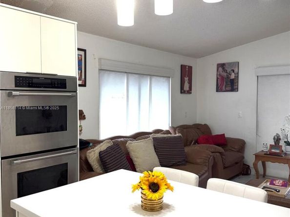 11266 SW 33rd St, Miami FL 33165