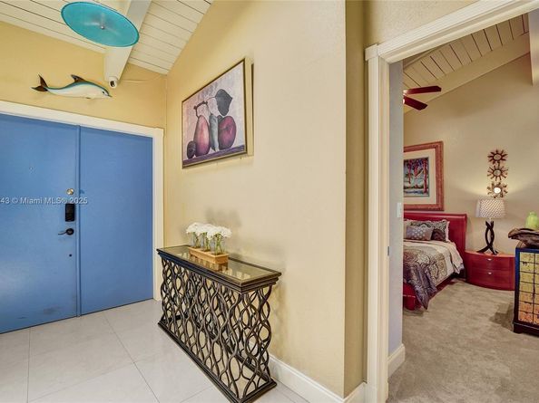 2649 S Parkview Dr, Hallandale Beach FL 33009