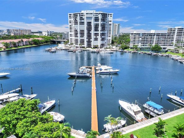2649 S Parkview Dr, Hallandale Beach FL 33009