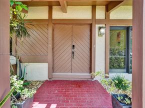2649 S Parkview Dr, Hallandale Beach FL 33009