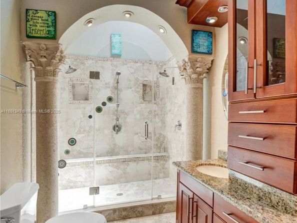 2649 S Parkview Dr, Hallandale Beach FL 33009