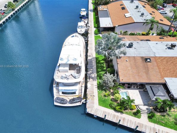 2649 S Parkview Dr, Hallandale Beach FL 33009