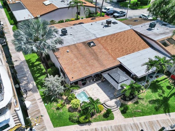 2649 S Parkview Dr, Hallandale Beach FL 33009