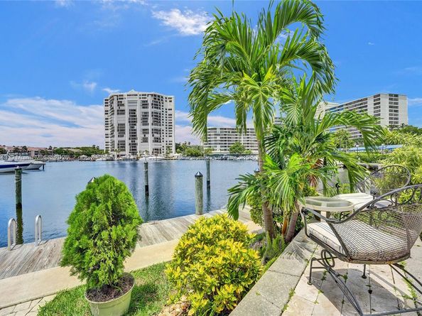 2649 S Parkview Dr, Hallandale Beach FL 33009