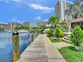 2649 S Parkview Dr, Hallandale Beach FL 33009