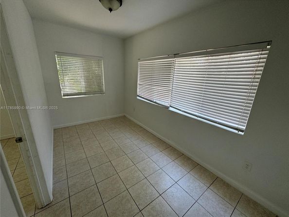 109 NW 6th Ave 5, Miami FL 33128