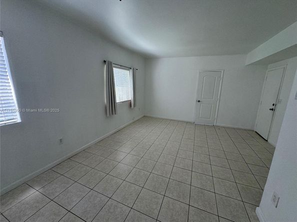 109 NW 6th Ave 5, Miami FL 33128